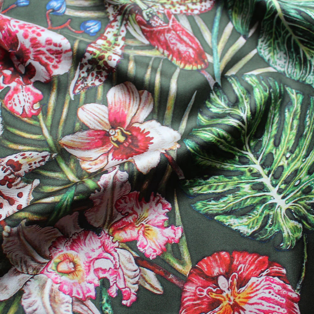 Foulard Lalique by Ginny Litscher, Dark green Jungle design - Image 2