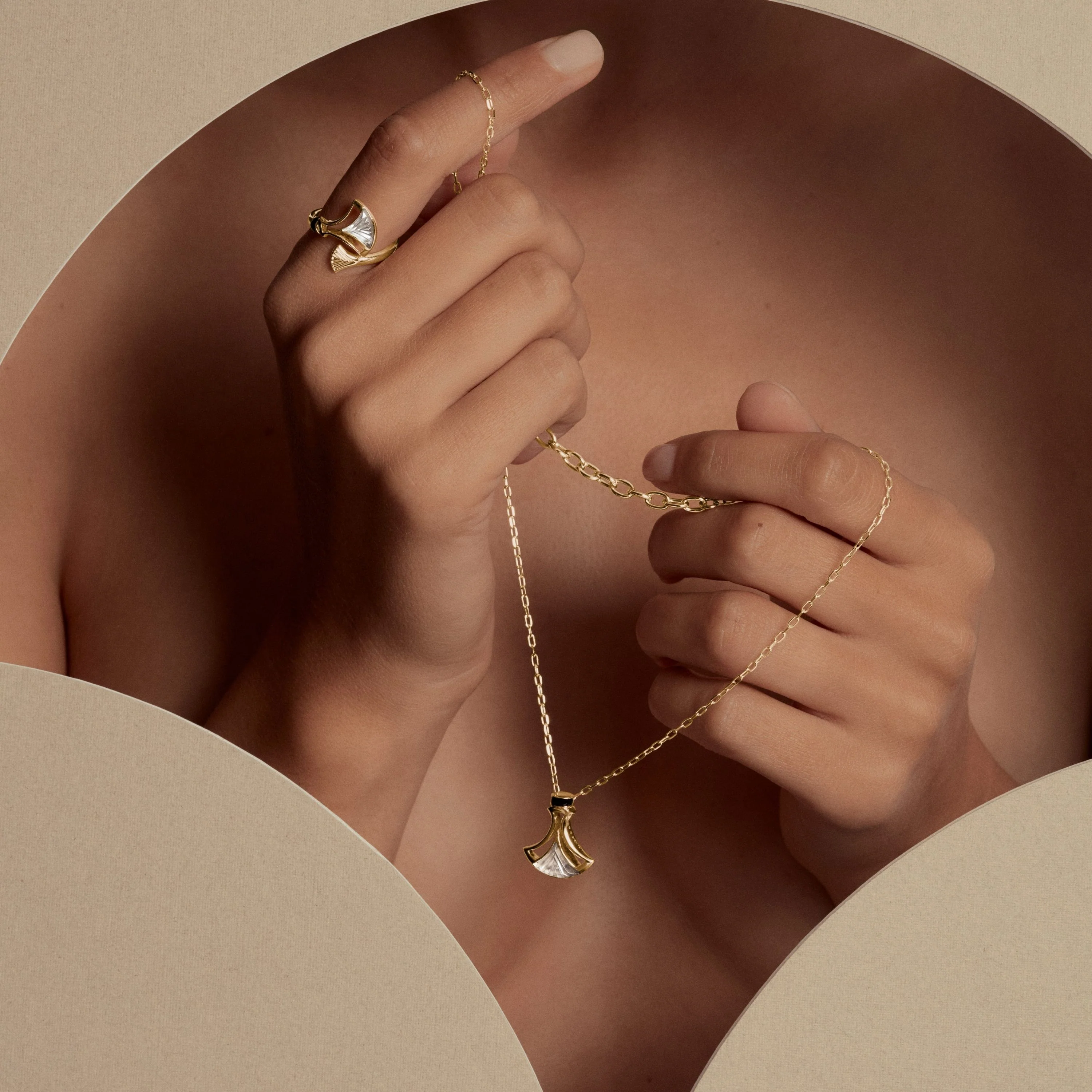 Larcade Necklace - Image 3