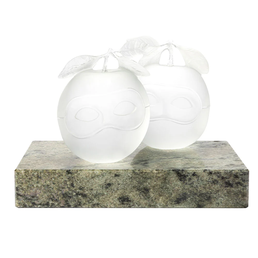 Le Prêtre marié - Left Apple, René Magritte and Lalique, 2023 - Image 3