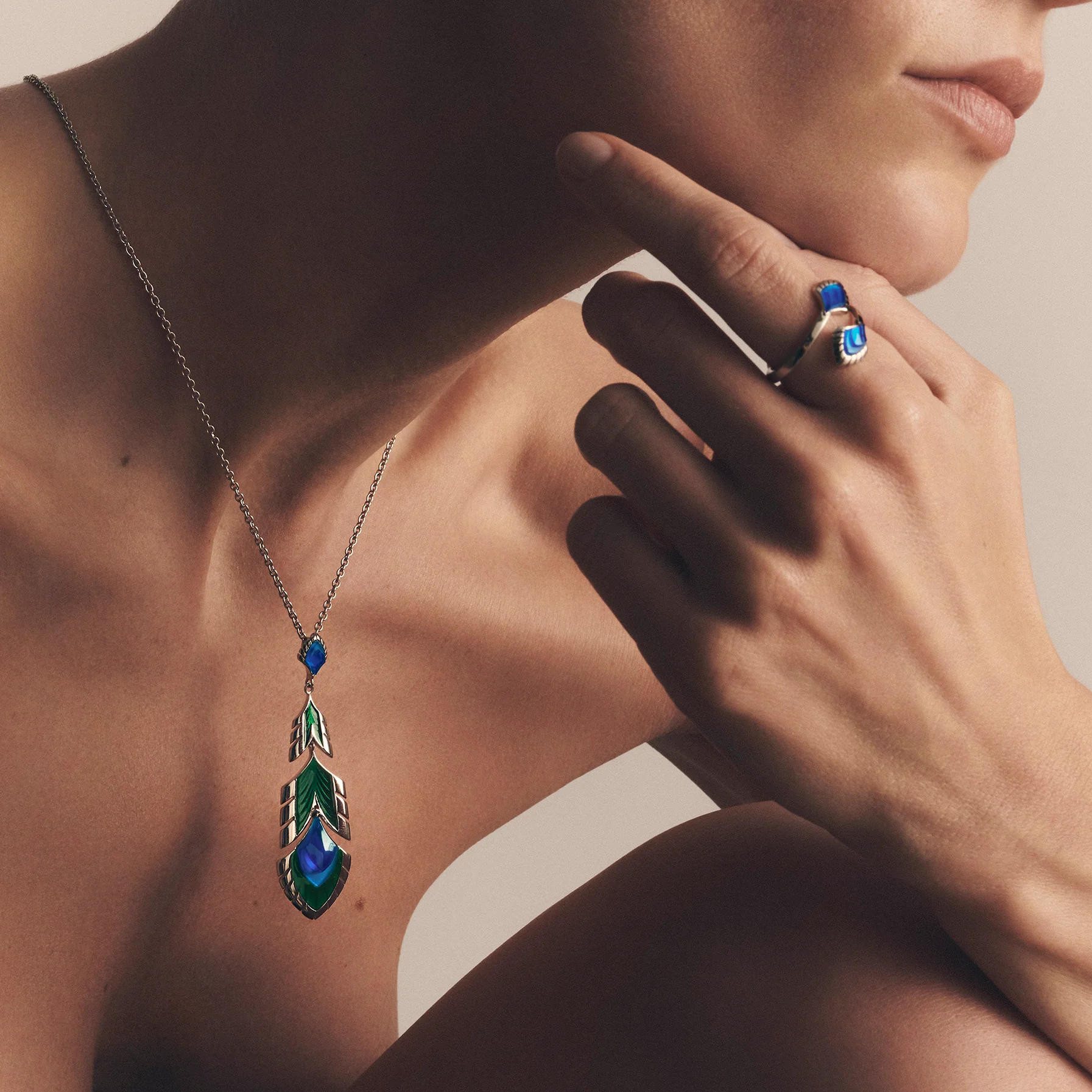 Paon Pendant - Image 3