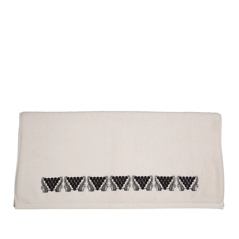 Raisins embroidered bath towel - Image 2